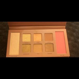 Eyeshadow & Face Palette by Wander Beauty